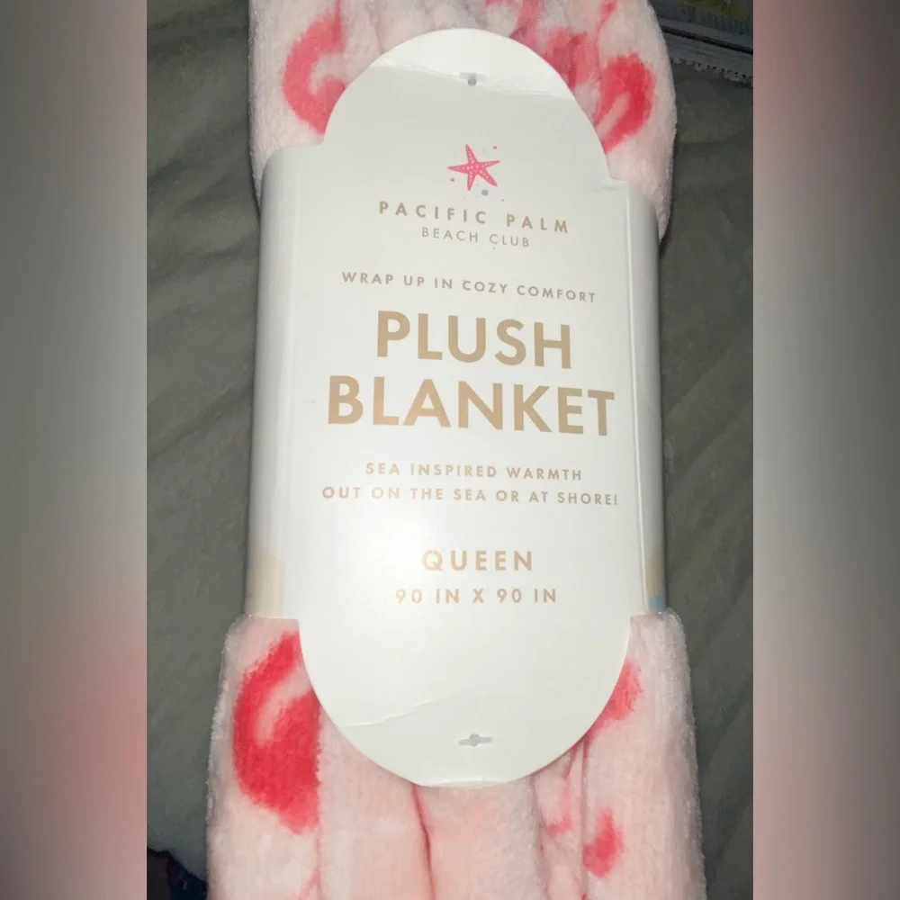 NWT Queen Pink Christmas Plush Blanket Flamingos Santa Hats Holiday NEW Dopamine